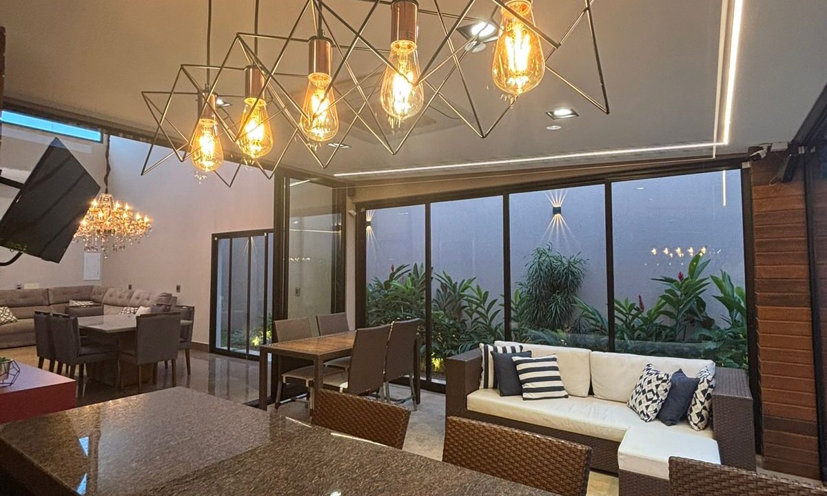 87c51e49-2cd0-4bf1-8137-6fa75ad1d3f8