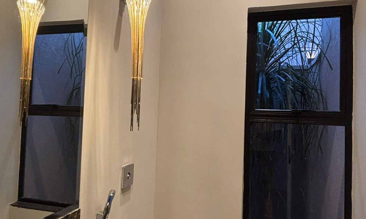 ea490b0e-bb30-441a-b574-fb4ff0f43c54