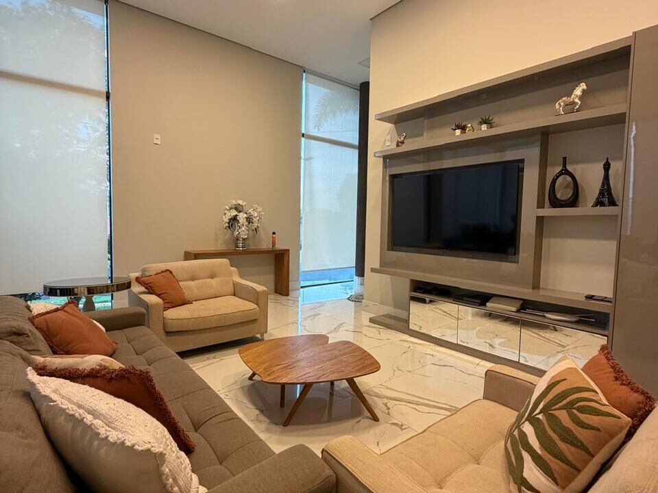 c1764382-ddb4-47fa-84f2-e5b7d1632cb9