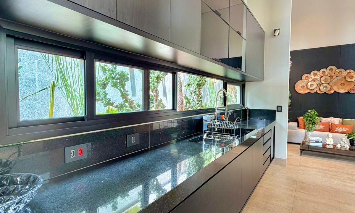 0057cf9e-3f80-4c6a-a7e0-b19f0e56d7ac