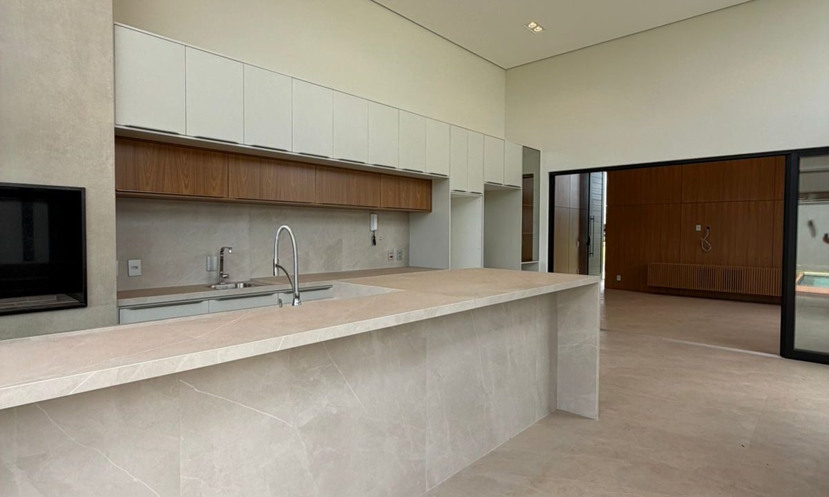 1f5884e3-55c4-4486-ac6f-28129c689fe5