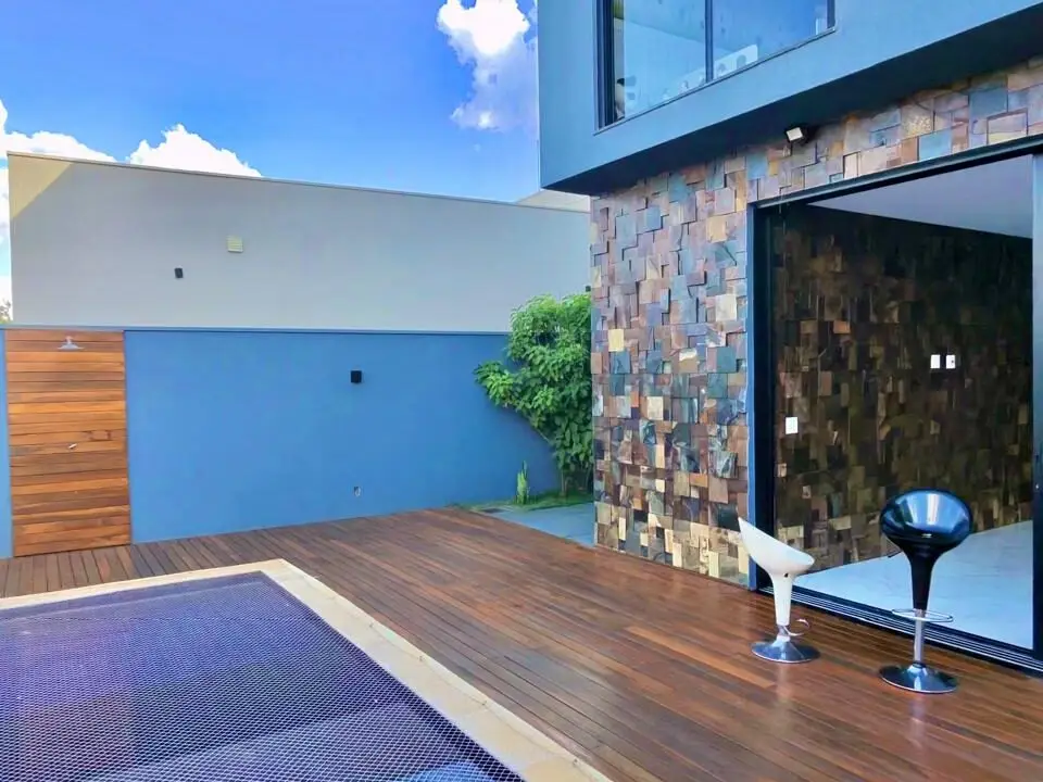 27a2fde3-b839-4f5a-a4f5-12d90afc06d4