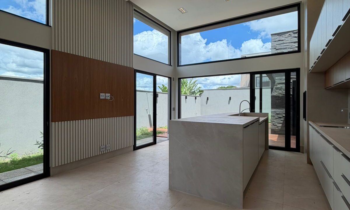 c4a52c13-1653-4ad9-bae4-b702c2c4b169