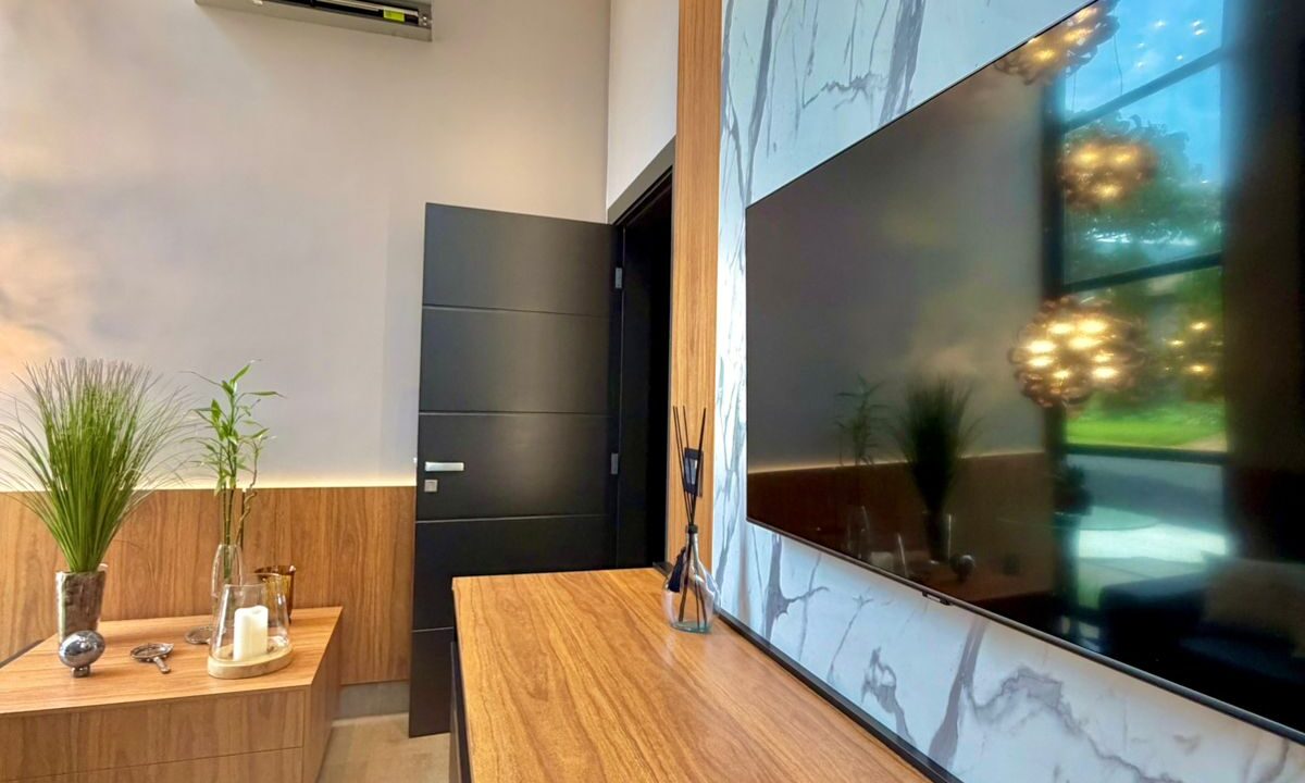 d5527d4c-1bdb-46df-afb4-965e9386549f