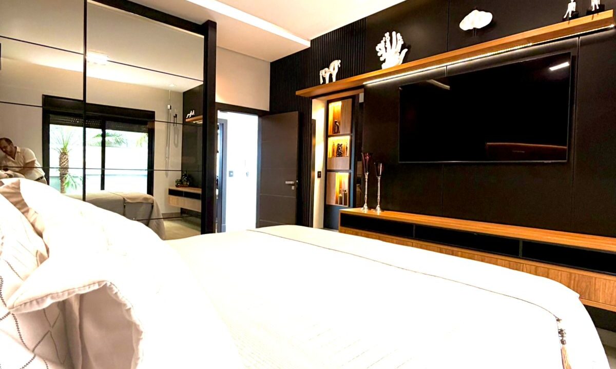 ebcae802-76ef-4e36-87f6-7b592004a23b