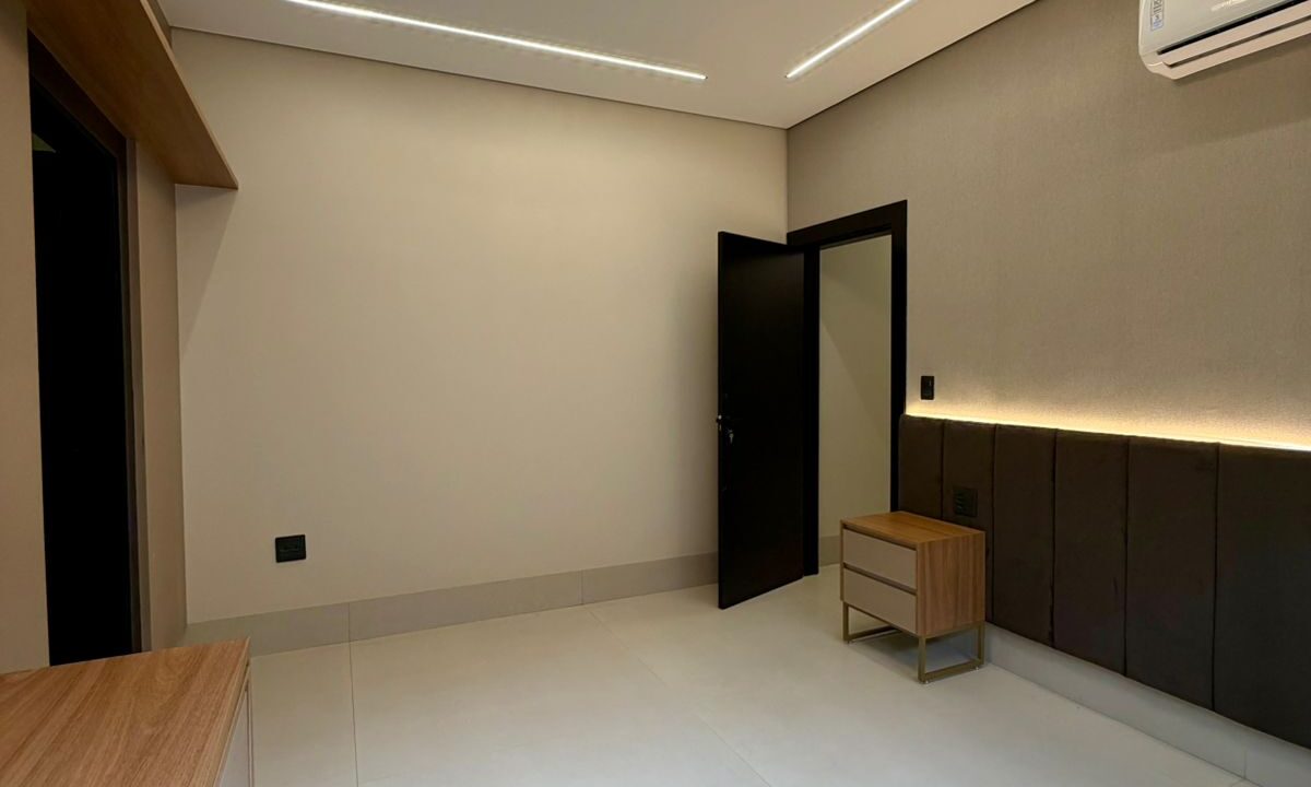 016f18c4-0862-4b4f-9667-9dceb5e11b35