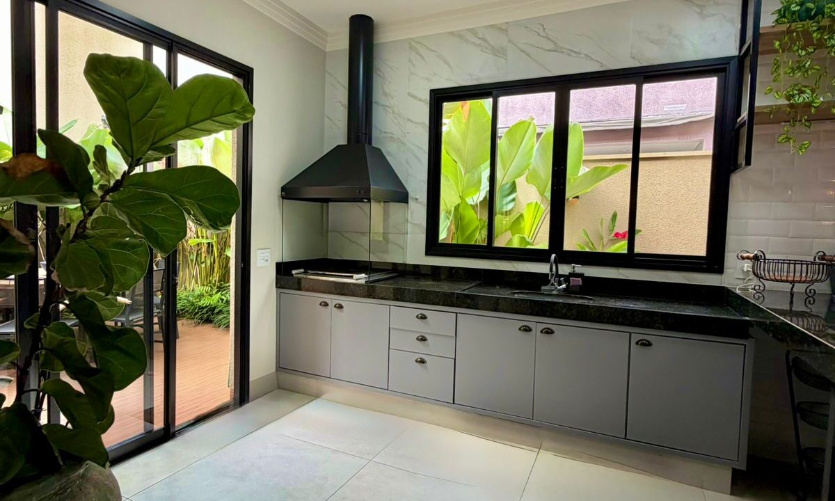 243d9b22-e3b5-4681-ad2b-a1b29782897c