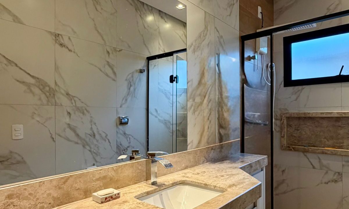 57ddf372-4bb1-44d7-b933-f59c3a7536c8