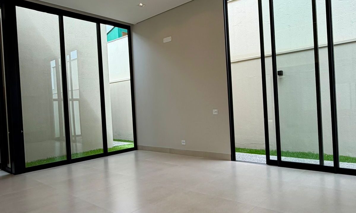 5b8809ac-1a53-4cad-a90d-2e90f1ff8c3e