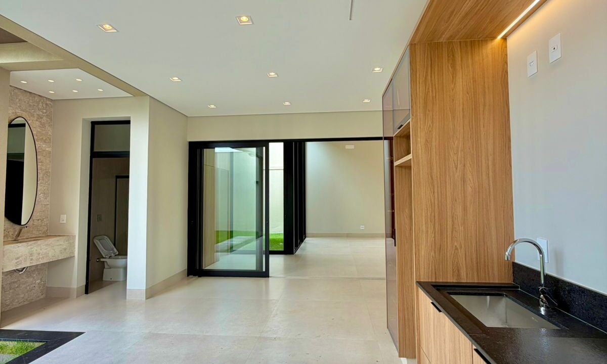 7408ea55-fa34-41ca-a493-a3678f031e9c