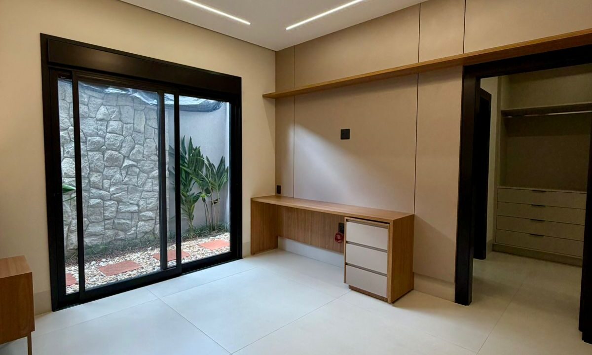 7f222f0b-8bfc-40c9-8215-1dfe6e99af3f