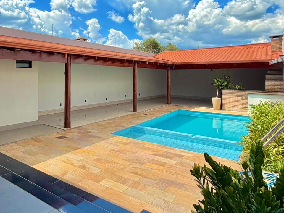 8f85d329-514e-40be-b277-2a71a36a9948