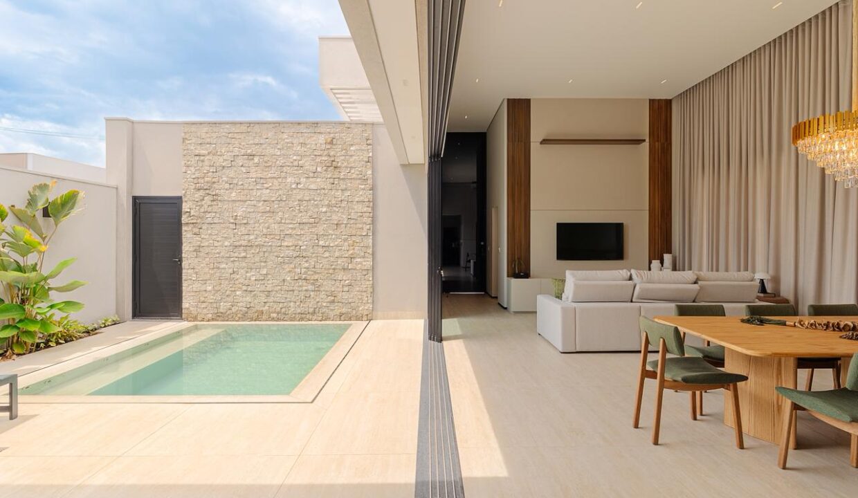 b23f590a-9242-41a1-b95a-344ccf755f95