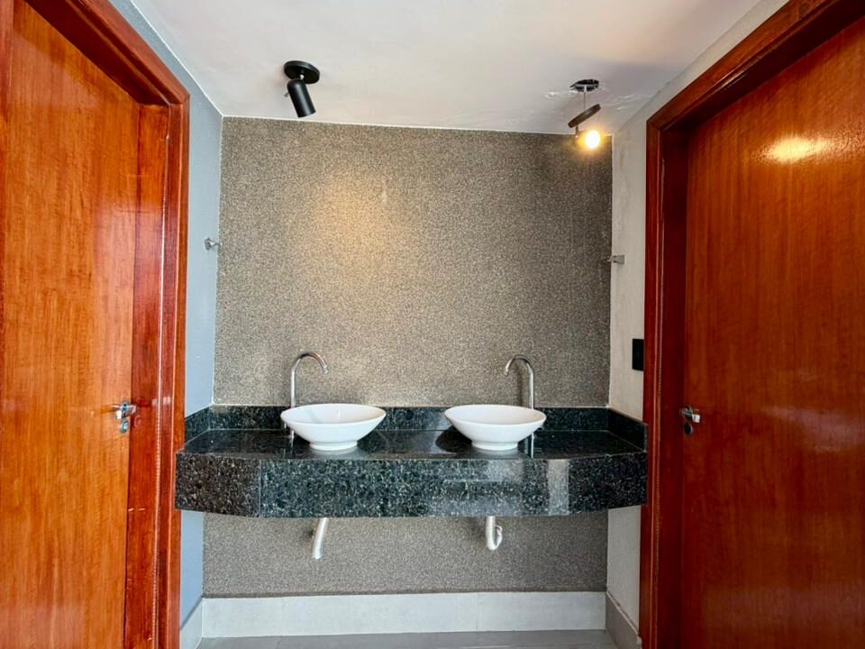 b702f8fd-33ca-4803-b9ba-d9b39a17946b