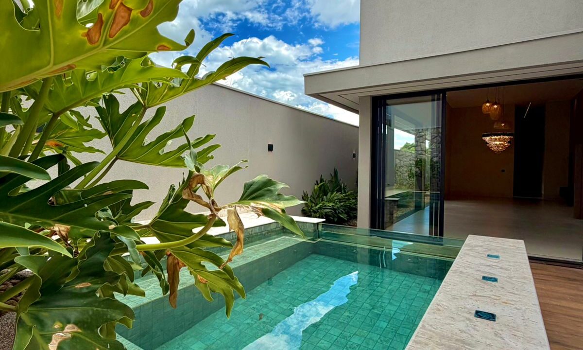 d0bd150c-067f-4795-9e8c-7713b9b64fb3