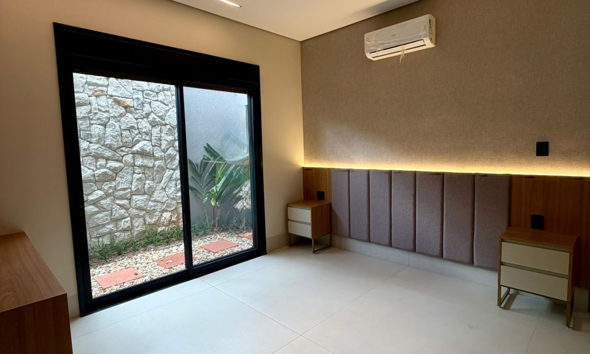 d6e44110-21c8-4db4-86b8-4dbfcff83756