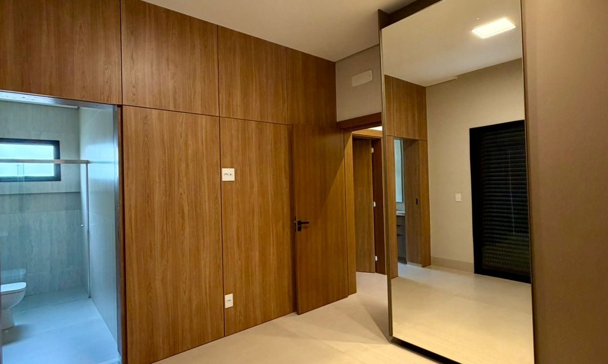 e72766e8-b191-4381-b33b-9552833e2d02