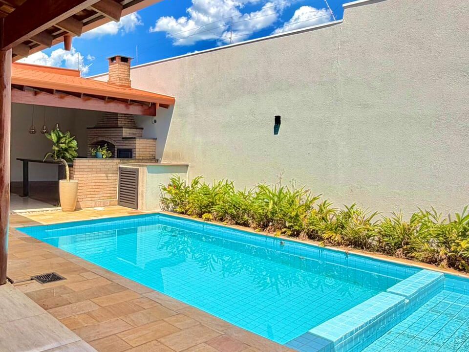 fd574776-2737-4e07-a938-4adce610c6bb