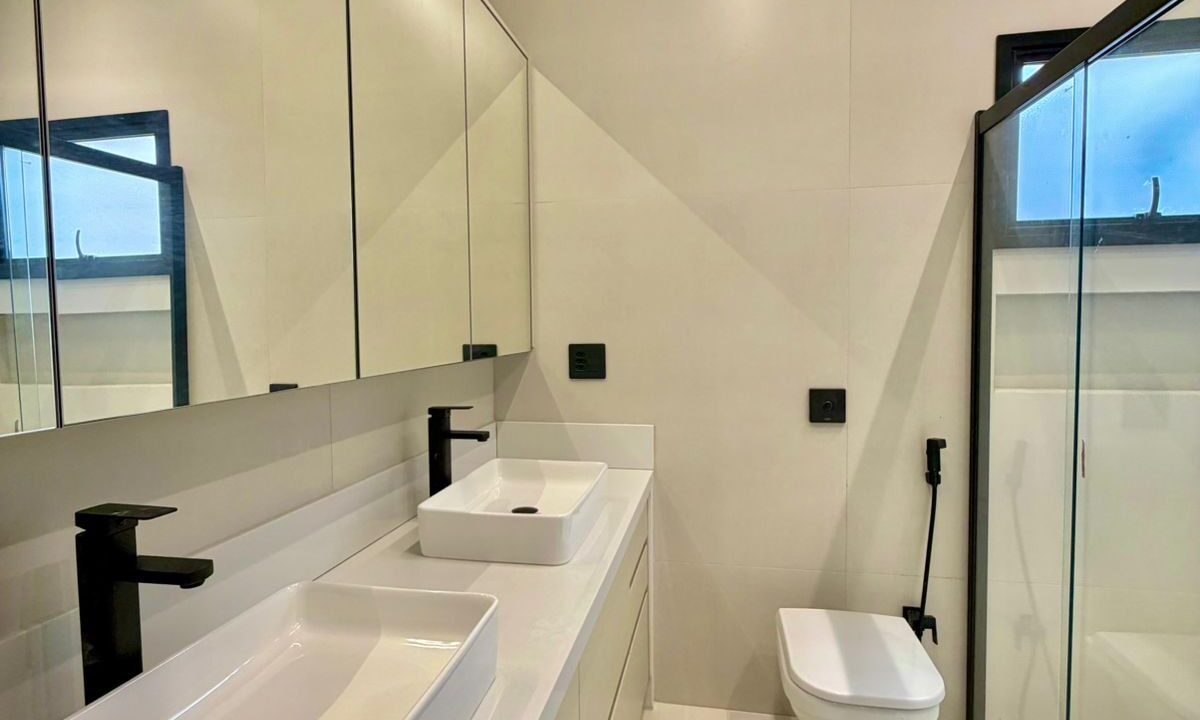 fe985944-2920-4684-a4fa-93b544a27453