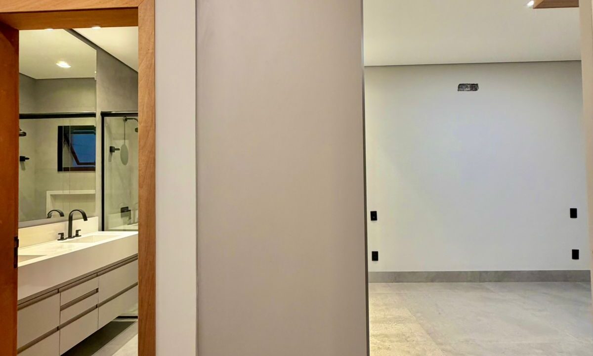 WhatsApp Image 2026-02-04 at 22.12.03