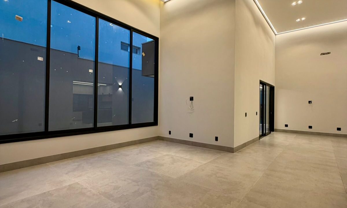 WhatsApp Image 2026-02-04 at 22.12.06 (1)