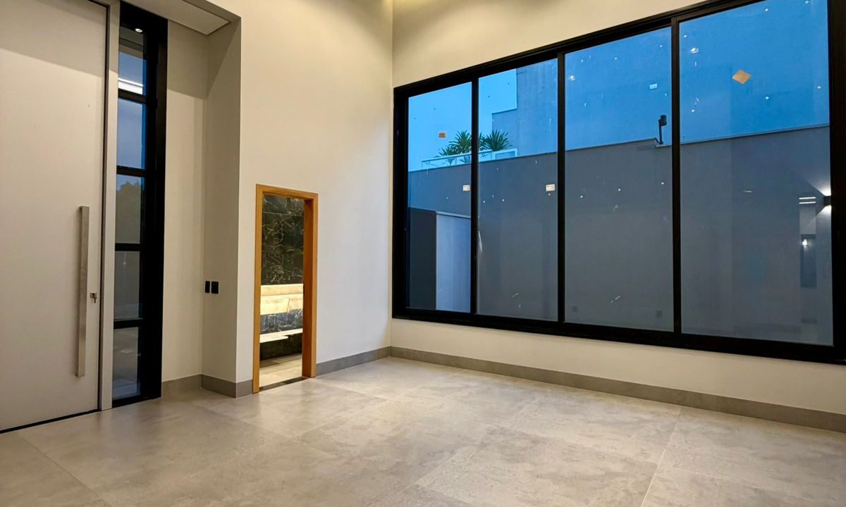 WhatsApp Image 2026-02-04 at 22.12.06 (2)